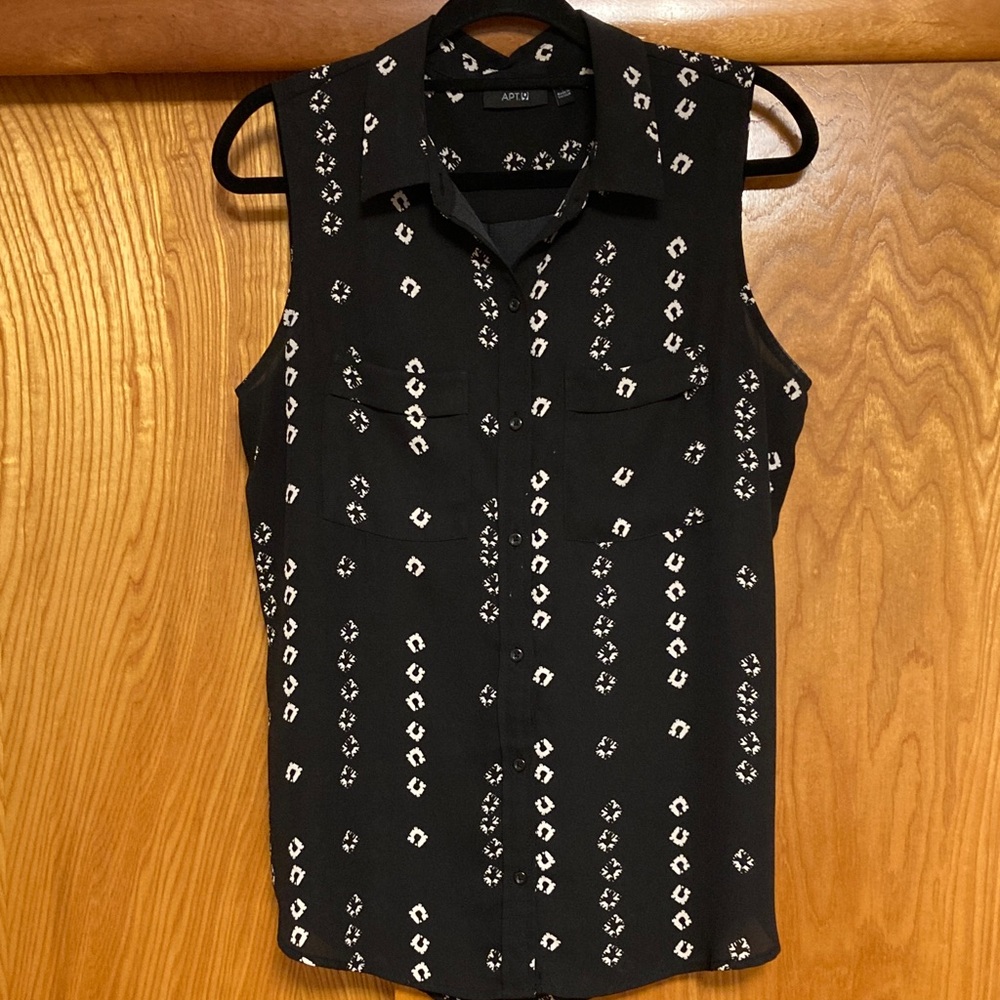 Apt. 9 Black and White Patterned Sleeveless Top
